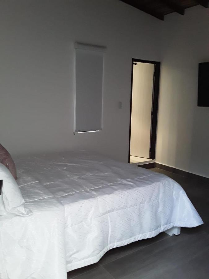 Hotel Casa Luna Кукута Екстер'єр фото
